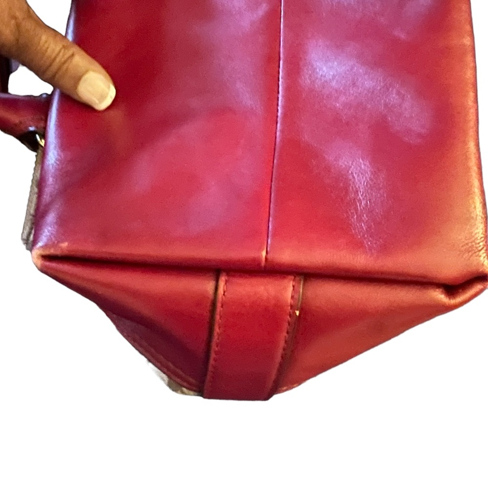 EUC Coach Bag: Burgundy and Cream: L14” W20” stretched w/o Stretch 10” Strap 34” - Picture 9 of 9
